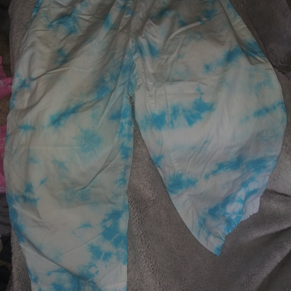 Nwot vs capri super cute - Picture 2 of 3